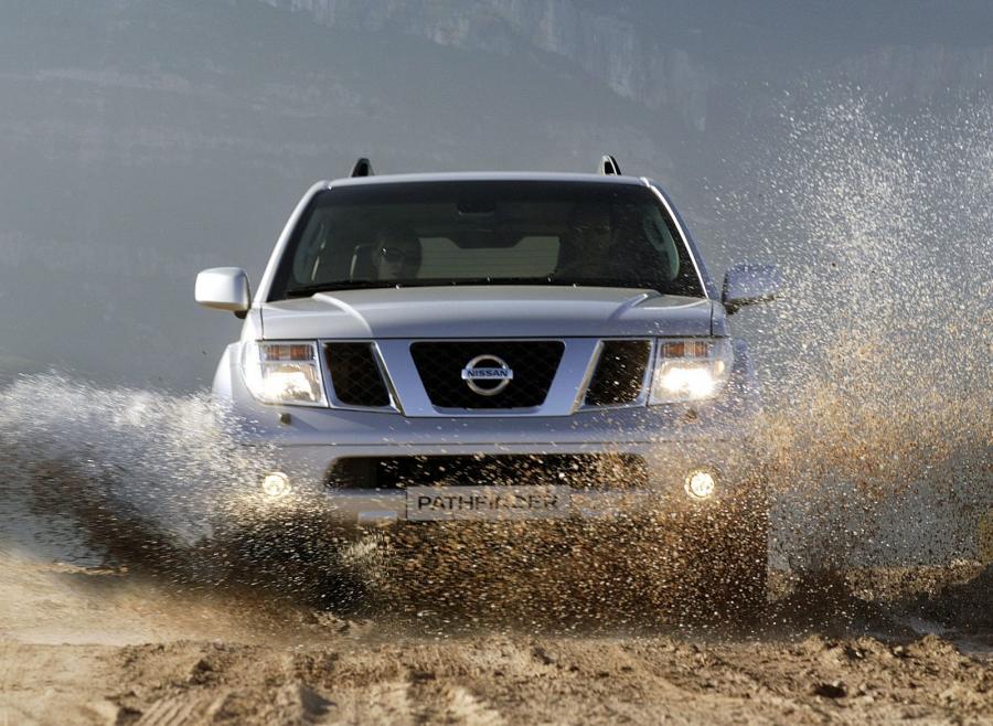  Nissan Pathfinder 2004 года  (фото 19 из 19)